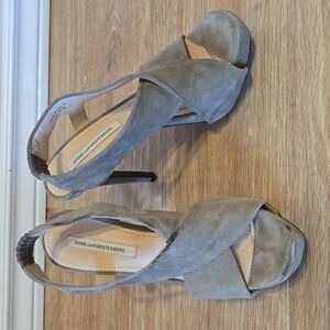 Diane Von Furstenberg DVF Zia Suede Platform Sandals Heels Taupe Beige Size 8.5